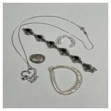 (5pc) MIXED LOT STERLING JEWELRY | Including a link bracelet with amethyst (one link separated), a h