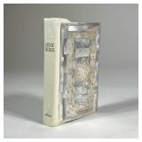 MOTHER OF PEARL BIBLE | King James Version, with gilt edges, bound in carved mother of pearl - h. 5.