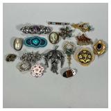 (16pc) Mixed Lot of Pins/Broches | Including a silver pin with amethyst cabochon stamped "MEXICO / S