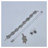 MIXED STERLING JEWELRY | Including: sterling silver chain with round pendant, both marked “925” (2.5