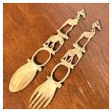 (2pc) PAIR GIRAFFE SALAD SERVERS | Carved wood salad servers with open work elephant and giraffe han