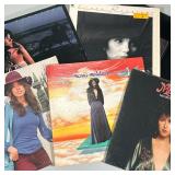 (6pc) LINDA RONSTADT & OTHER VINYL RECORDS | Vinyl record albums including: Linda Ronstadt "Prisoner