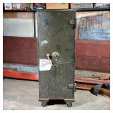 Underwriters Laboratories Floor Safe | Fire classification C, combination unknown. - h. 60 x w. 22.5