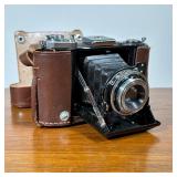 Zeiss Ikon Camera | Zeiss bellows film camera in a leather case. - w. 6 in