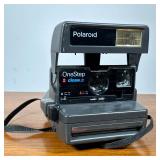 Kodak Instant Camera | Kodak Colorburst 100 instant film camera with flash mount.