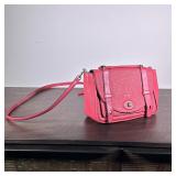 LEATHER COACH BAG | Pink or light red leather coach purse with shoulder strap - h. 7 x w. 4 x l. 10 