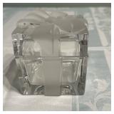 Tiffany & Co. Crystal Trinket Box | Tiffany & Co. crystal glass trinket box in the shape of a presen