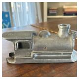 (6pc) Decorative Pewter Train | Vintage decorative pewter train including locomotive/engine car, sev