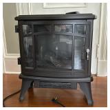 Portable Electric Fireplace | Portable electric fireplace in black finish with remote control. - h. 