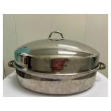 Deluxe Oval Roaster | Deluxe oval roaster with lid and side handles. - h. 12 x l. 22 in