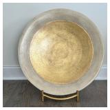 Decorative Charger | Cracked ice ceramic charger with gilt center, on a gold-toned curved stand - di