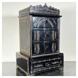 EMBELLISHED LACQUER JEWELRY BOX | Black lacquer jewelry box with embellished twisted copper inlay. -