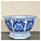 Chinese Hexagonal Cachepot | Vintage Chinese, hexagonal, blue and white porcelain cachepot with drai
