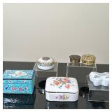 (6pc) Collection of International Trinket Boxes | Collection of international trinket boxes and tin 