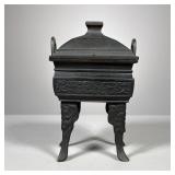 Chinese black metal censer | Of rectangular form, on four splayed legs. - h. 8.5 x l. 4 x d. 3.5 in