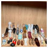 GLASS, CERAMIC, & OTHER SHOE FIGURES | Mixed lot of glass, ceramic, wood, and other shoe figurines, 