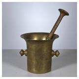 BRASS MORTAR & PESTLE | Large brass mortar & pestle. - h. 10 x dia. 6 in