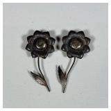 (2pc) Sterling Salt and Pepper Shakers | Flower shaped salt and pepper shakers.. Back caps remove fo