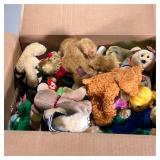 VERY LARGE LOT BEANIE BABIES | Very large lot of mixed beanie babies including; The Jingle Beanies c