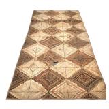 EARLY AMERICAN DIAMOND PATTERN HOOKED RUG | w. 51.5 x l. 126 in.