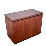 Arthur Umanoff for Dillingham Expanding Bar Cabinet | A mid-century modern teak wood bar cart / cabi