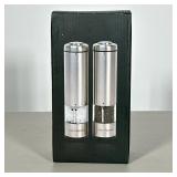 [NIB] Salt & Pepper Mill Set | Salt and pepper grinder set by Epicure. - h. 8 x dia. 2 in