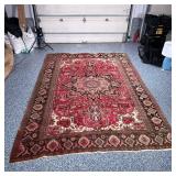 GEOMETRIC MEDALLION RUG | With red backing. - w. 93 x l. 130 in