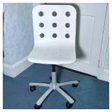 OFFICE CHAIR | White painted rolling office chair - h. 36 x w. 17.5 x d. 16 in.