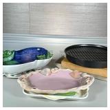 (7pc) GROUP OF DECORATIVE PLATES |
