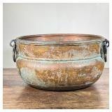 ANTIQUE RUSTIC COPPER POT | Large 19th-century copper pot with two handles. - h. 11.5 x w. 18 x l. 2