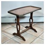 MARQUETRY WOOD LOW TABLE | Wood low table with inlaid marquetry and brass border Dimensions: h. 20 x