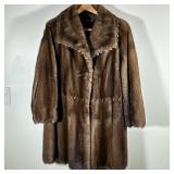 DYNASTY FURS MINK COAT | Mink coat from Dynasty Furs. Sleeve length: 22 in - h. 36 x w. 26 in