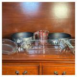 (6pc) Cookware - Pyrex & Other Glass | Pyrex measuring cup = 1 count Circular glass baking dish = 1 