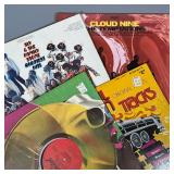 (5pc) Vintage Disco Vinyl Albums | Best of Bee Gees sd33-292 Cloud nine temptations gs939 Sly and th