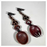 (2pc) WOODEN GIRAFFE SALAD SPOONS | Set of carved wood giraffe form salad spoons. Dimensions: w. 3.7