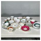 MIXED LOT TEACUPS & SAUCERS | Large mixed lot of various teacups, saucers, dessert plates, and other