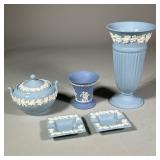 (5pc) WEDGEWOOD VASES & MISC. | Including: Large Wedgwood Embossed Queens Ware vase, lidded sugar bo