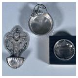 (3pc) MISC. SILVERPLATE Pewter | Small dish with carved leaf and fruit handle, Salt cellar with spoo