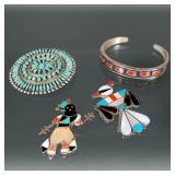 (4pc) SOUTHWEST AMERICAN JEWELRY GROUP | Including two Zuni-style figural pins, a round conch-formed