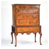 AMERICAN QUEEN ANNE FLAT TOP HIGHBOY | The top two half-drawers over three full width drawers, the l