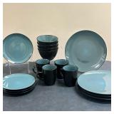 (16pc) Gibson Dinnerware Set