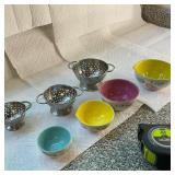 (7pc) Measuring Cups & Colanders