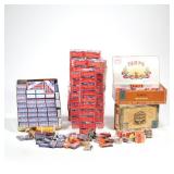 LARGE COLLECTION OF VINTAGE RAZOR BLADES IN ORIGINAL PACKAGING | Large bulk of vintage razor blades,