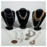 MIXED GOLD TONE COSTUME JEWELRY | Mixed lot of gold & silver tone costume jewelry necklaces Dimensio