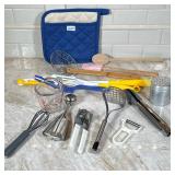 (15pc) Mixed Lot Of Kitchen Utensils | Including but not limited to Williams and Sonoma spatula, whi