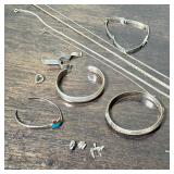 ASSORTED STERLING SILVER JEWELRY: MURPHY STERLING CUFF, BANGLES, CHAINS, CHARMS | Mixed lot of sterl