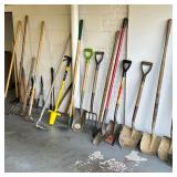 LARGE GROUP YARD AND GARDEN TOOLS
