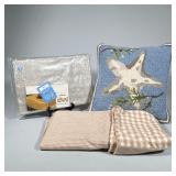 (3pc) Tablecloths And Decorative Pillow