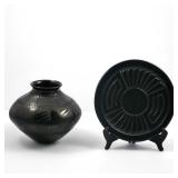 (2pc) ROSA QUEZADA BLACK WARE VASE & TONI ROLLER PLATE
