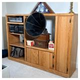 OAK ENTERTAINMENT CONSOLE MEDIA CABINET | Light-medium oak entertainment console with open shelving 